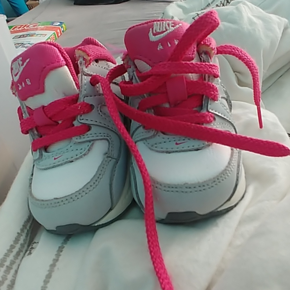 Nike Air. Toddler girls. Size 4C